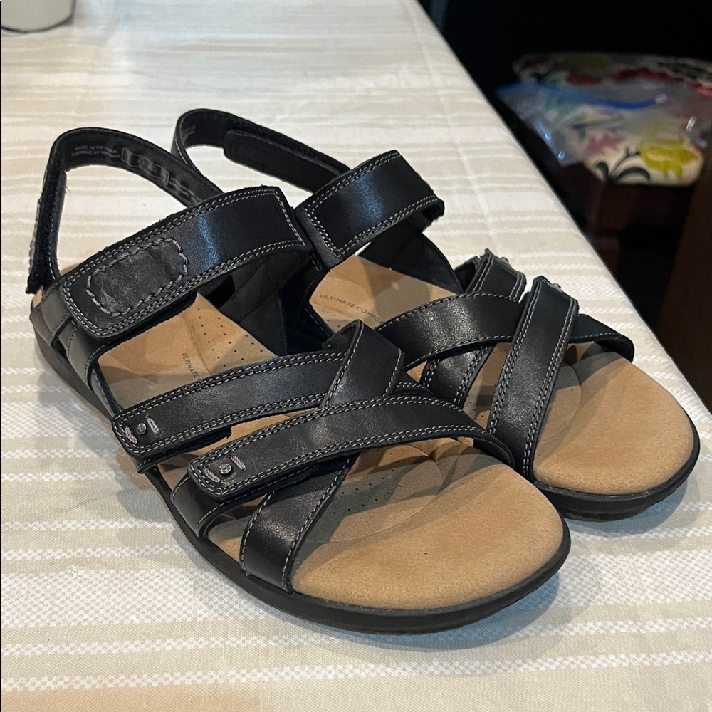 Clarks Collection Elizabelle Gem Strappy Black Sandals size 8.5 women’s